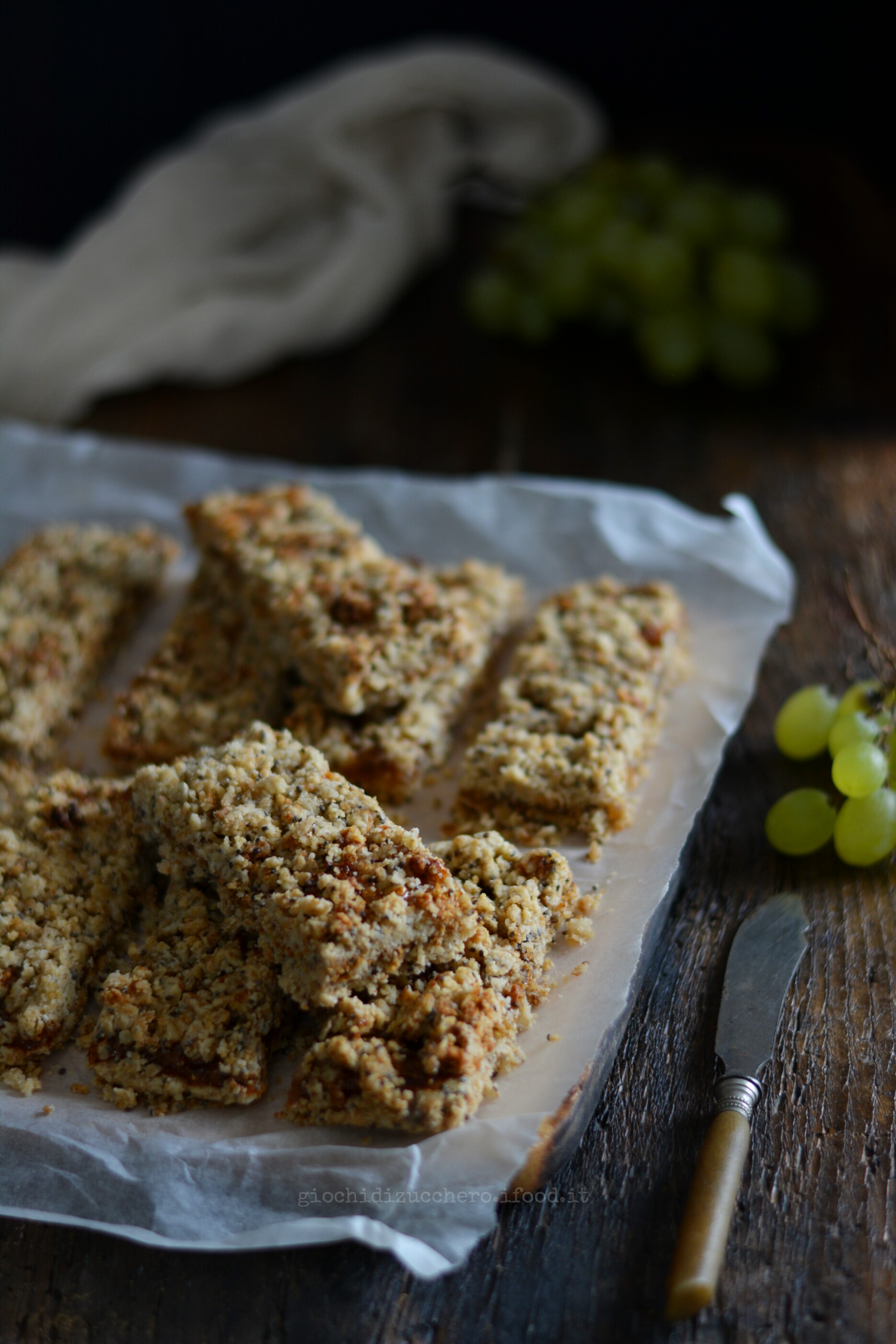 Barrette ai fiocchi d’Avena con Mandorle, semi di Chia e Confettura ...